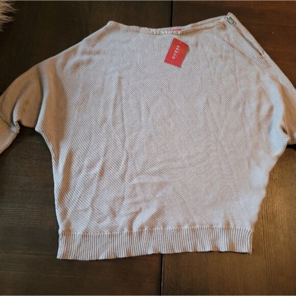 NWT- Guess sweater - Picture 1 of 4